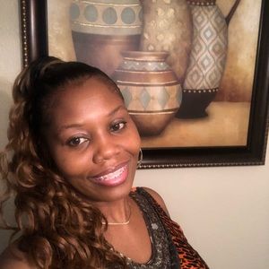 Meet your Posher, Felisha